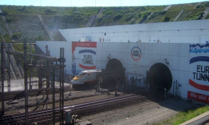 Brexit: Derzeit heißt es „rien ne vas plus“ zwischen Calais und Dover. Mit Baxter Freight will sich DHL Freight jedoch den problemlosen Marktzugang nach Großbritannien. (Foto: Peter von Bechen / www.pixelio.de)