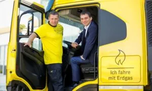 P. Umundum, Vorstand; P. Berger LKW-Fahrer