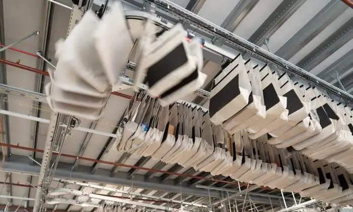 Skygate – Am ersten Tag des Lockdowns in Großbritannien im März 2020 hieß es „Unlock“ für das neuen Distributionszentrum in East Midland. (Foto: Knapp / RS MEDIA WORLD Archiv)