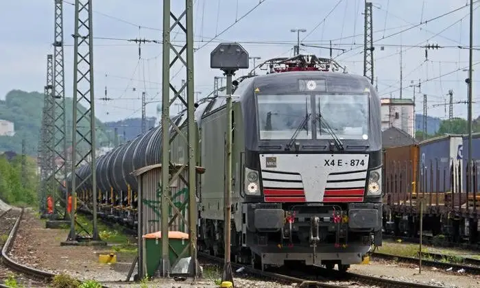 Supply-Chain-Visibility – Intermodale Transparenz der Lieferketten spart Kosten. (Foto: Erich Westendarp / www.pixelio.de)