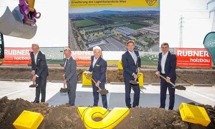 Paketlogistik - (v.l.): W. Oblin, G. Bischof, G. Pölzl, P. Hanke, P. Umundum (Foto: Österreichische Post / RS MEDIA WORLD Archiv)