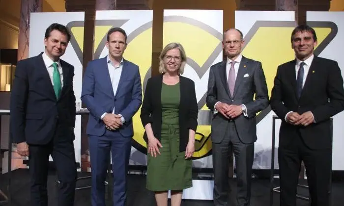 CO2-Neutral – (v.l.) F. Prettenthaler, J. Gassner, L. Gewessler, W. Oblin, P. Umundum (Foto: RS MEDIA WORLD Archiv)