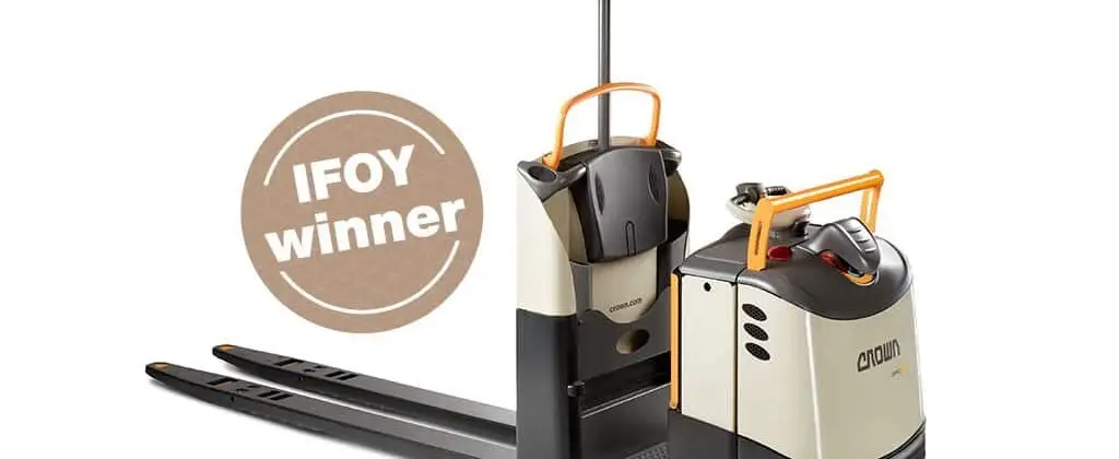 Crown QuickPick® Remote ist eine neue Kommissioniertechnologie, die bisherige Kommissionierprozesse optimiert und ergonomisch macht.