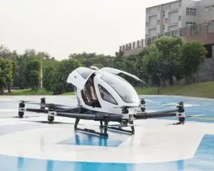 Logistik Dialog 2022 – Ob man jemals mit einem Flighttaxi von FACC zu einem Logistik Dialog im Vienna International Airport City Space anreisen kann, ist fraglich. Spannend dürfte die Fachausstellung „Alles Logistik“, wo das Flugtaxi auch zu sehen ist, allemal sein. (Foto: @FACC / RS MEDIA WORLD Archiv)