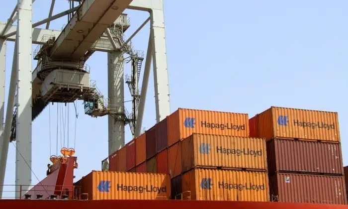 Container Shipping – Kunden von Reedereien fühlen sich abgezockt und fordern jetzt von der EU-Kommission die Überprüfung der Gruppenfreistellungsverordung. (Foto: Rainer Sturm / www.pixelio.de)