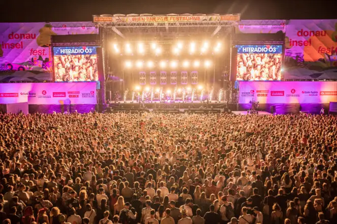 Open-Air-Logistics – Damit die Fans ihren Spaß haben, läuft hinter den Kulissen eine fein abgestimmte Logistik mehrerer Tems mit Tausenden Mitarbeiter:innen ab. (Foto: Andreas Müller Fotokurse / RS MEDIA WORLD Archiv)