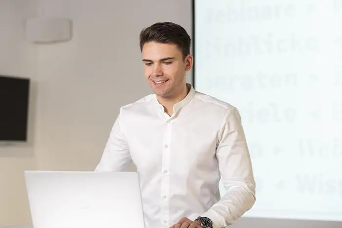 Grünes Lieferkettenmanagement – Ch. Kuhn ist für die Transportlogistik beratend auf Kongressen und mit seinen Webinaren unterwegs. (Foto: prismat / RS MEDIA WORLD Archiv)