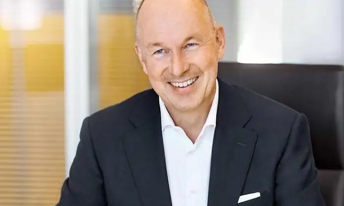 Commercial Paper – J. Hues: “Wir freuen uns über das große Interesse daran.” (Foto: Jungheinrich / RS MEDIA WORLD Archiv)