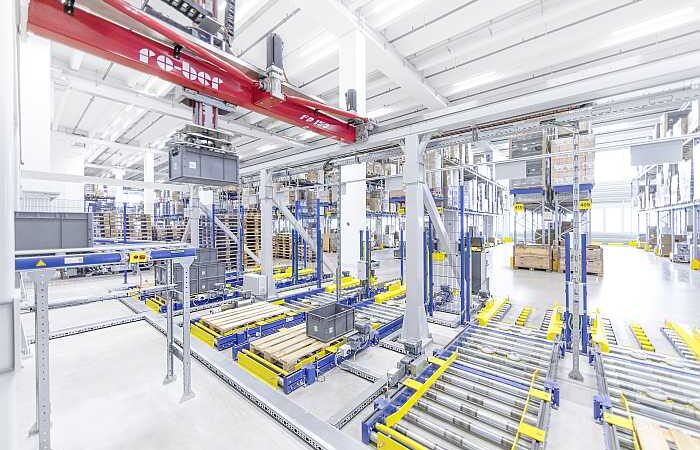 ZUKUNFTSSICHERE INTRALOGISTIK – SSI Schäfer bekennt Farbe auf der LogiMAT 2023