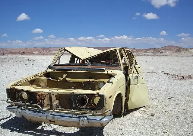 Elektromobilität - Durch Raubbau in der Atacama-Wüste in Chile kann der Traum von der nachhaltigen Mobilität schon ausgeträumt sein, noch bevor er begonnen hat. (Foto: cook / www.pixelio.de)