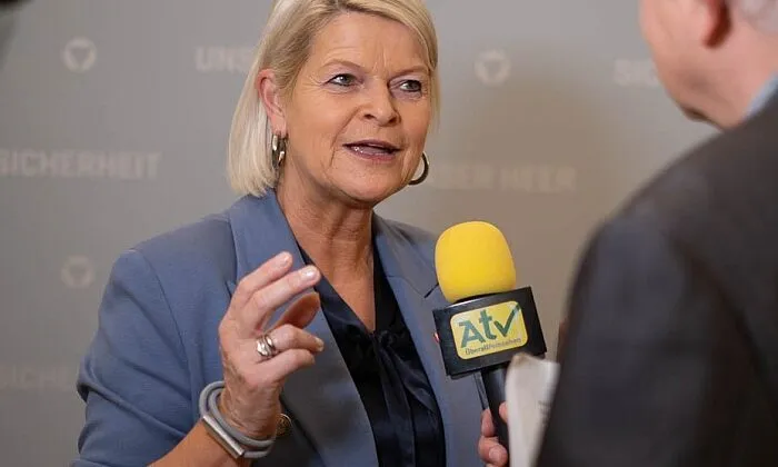 Frauenpower - Es bleibt noch einiges zu tun, die Diversität im Bundesheer voranzutreiben. Eine der bekanntesten Möglichkeiten auf sich aufmerksam zu machen, dürfte dabei die Airpower 24 in Zeltweg sein. (Foto: S. Gergely / RS MEDIA WORLD archive)