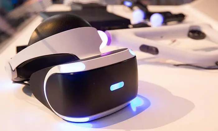 ivii Iris - Die Diskrepanzen zwischen den virtuellen und physischen Realitäten schafft vielfach eine ganze Reihe von Problemen. (Foto: Marco Ferch / www.pixelio.cc)