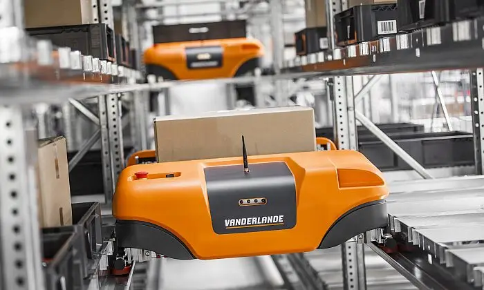 Vanderlande - Spannende neue Technologien wie Kommissionierroboter und autonome Fahrzeuge sorgen derzeit für Aufsehen. (Foto: vanderlande / RS MEDIA WORLD archive)