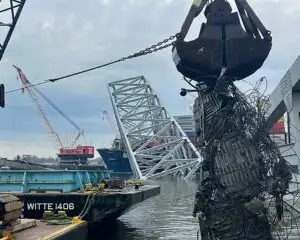 Baltimore – Die Bergungsarbeiten der Brücken-Havarie in Baltimore sind in vollem Gange. (U.S. Coast Guard, mit freundlicher Genehmigung)