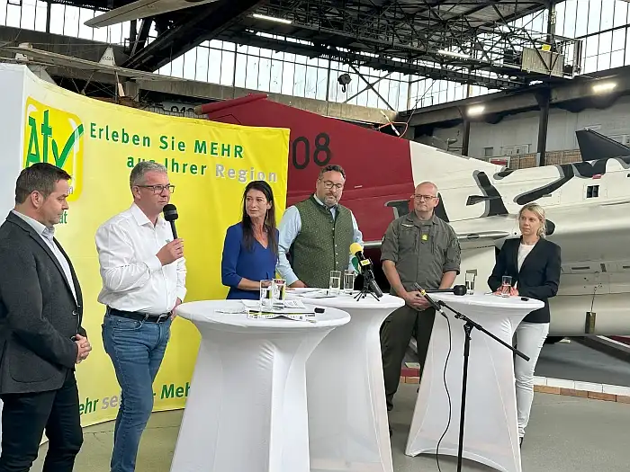Airpower24 – Bei der Pressekonferenz im letzten Jahr (hier Archivaufnahmen) wurde bereits von P. Braun und W. Prieler auf die Besonderheiten der Verkehrslogistik hingewiesen. (Foto RS MEDIA World archive)