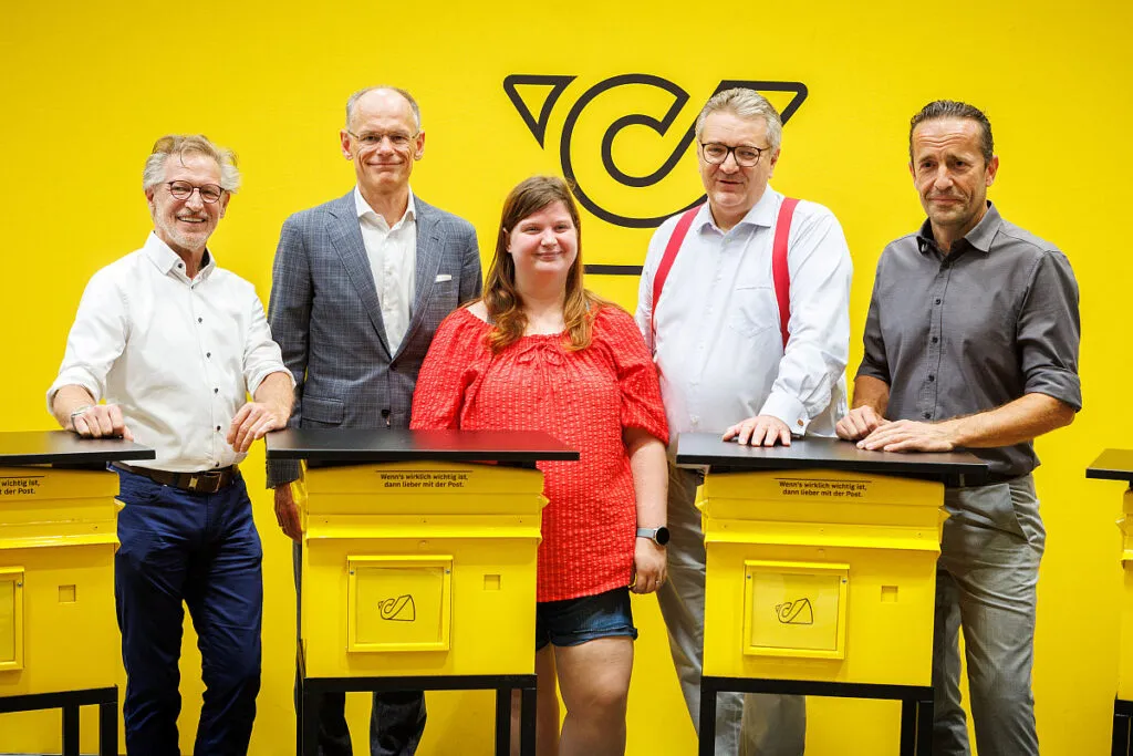 Post Systemlogistik – (v.l.) M. Skoff, W. Oblin, Nicole, Teilnehmerin, P. Hacker, R. Nedeljkovic (Foto: Post / RS MEDIA WORLD)
