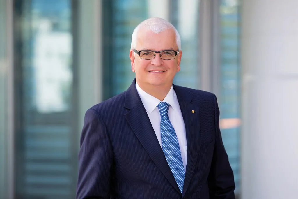 Eröffnung - M. Wild: “Damit (Anm.: neues Logistikzentrum) wird die Flächenproduktivität enorm gesteigert, es ist nachhaltig, ressourcenschonend, schafft modernste Arbeitsbedingungen und sichert die Versorgung. (Foto: Spar / evatrifft / RS MEDIA WORLD archive)
