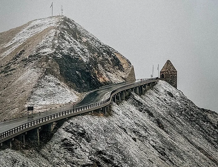 eSprinter – Am Testtag kündigt sich oben am Berg bereits der Winter an. (Foto: Peak Motion Films / RS MEDIA WORLD archive)
