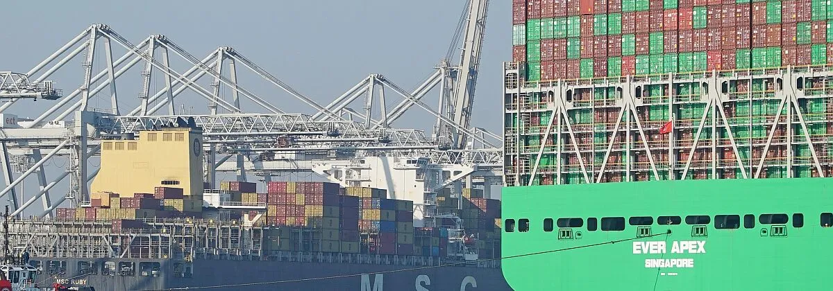 Hafen Rotterdam – Umschlagbilanz spiegelt das Bild der Gesamtwirtschaft in Europa wider. (Foto: Port of Rotterdam / RS MEDIA WORLD archive)