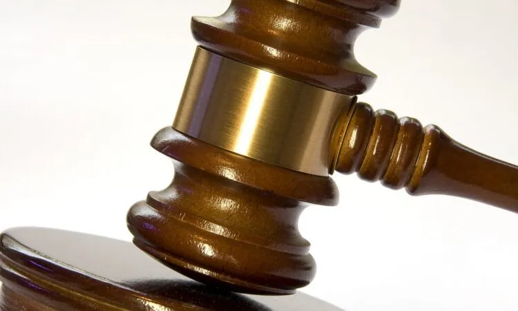 Gebrauchtmaschinen – Gleich fünf Prozent mehr gebrauchte Geräte kamen 2024 beim Online-Auktionshaus Surplex unter den Hammer. (Foto: Thorben Wengert / www.pixelio.de)