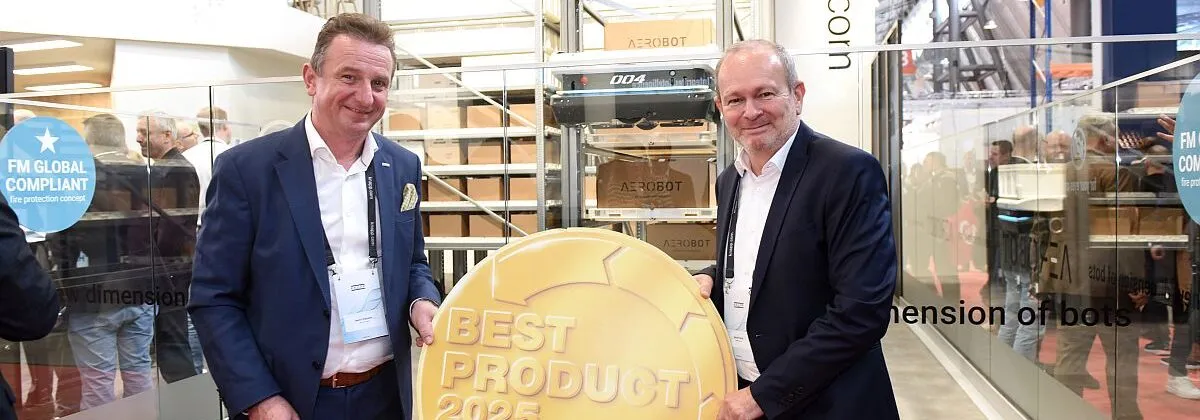 LogiMAT 2025 – Aus österreichischer Sicht war die Messe ein voller Erfolg. Knapp wurde mit der Robotik-Lösung AeroBot nicht nur mit dem Preis “Bestes Produkt” prämiert, sondern der Stand der Österreicher wurde geradezu belagert. wurden auf ihren Ständen geradezu belagert. (v.l. H. Robosch, G. Hofer; Foto: euroexpo / HJS MEDIA WORLD archive)
