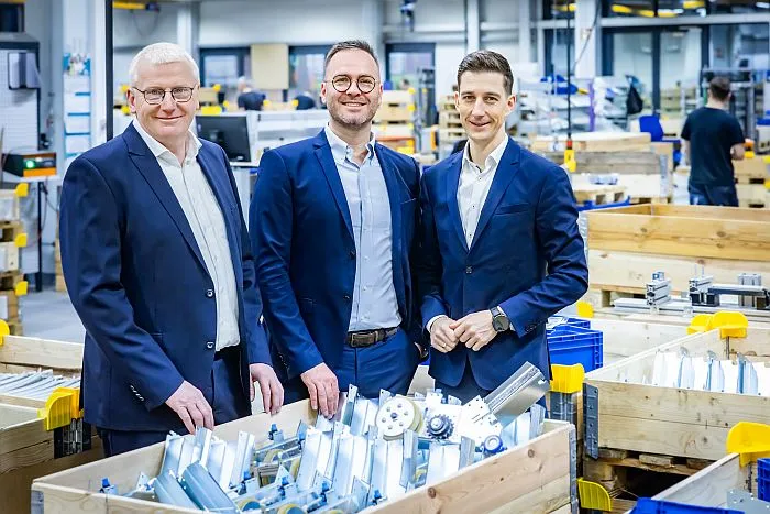 Dürkopp FT – Das neue Team der Geschäftsleitung des Intralogistik-Spezialisten in Bielefeld; v.l. H. Schmitz, D. Bockelmann, J. Holas. (Foto: Sarah Jonek ( HJS MEDIA WORLD archive)