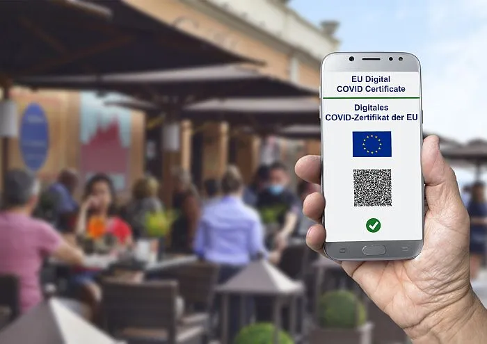 ESG-Berichterstattung – Berichtspflichten sind noch aus der Zeit von Covid19 jedem geläufig. Wirtschaftlich gesehen trägt die ESG-Berichterstattung heute ebenfalls zur Risikominimierung bei und kann neue Geschäftsmöglichkeiten eröffnen. (Foto: fotoART by Thommy Weiss / www.pixelio.de)