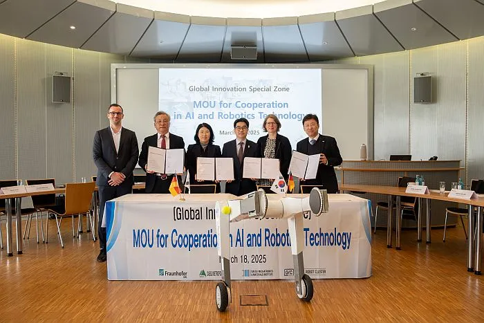 Wissenschaft – Fraunhofer IML und Daegu Institute bei der Unterzeichnung der Absichtserklärung. (Foto: Fraunhofer /HJS MEDIA WORLD archive.)