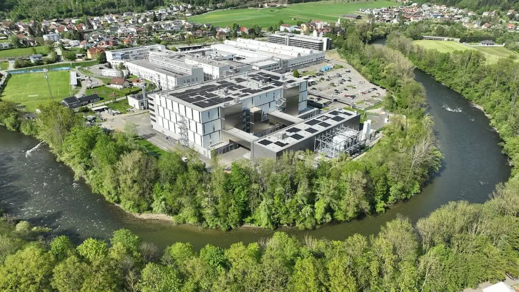 AT&S – Standort Leoben Hinterberg (Steiermark) wurde mit Nadcap-Gold für seine Prozesse ausgezeichnet. (Foto: AT&s /HJS MEDIA WORLD archive)