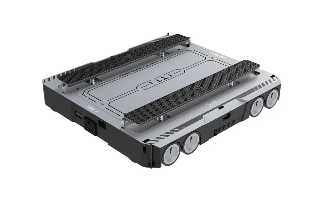 SkyCube – Diese Intralogistiklösung ist die systematische Verbindung eines klassischen Mobile Robotic Fulfillment Systems (MRFS, bekannt seit KIVA Systems, heute: Amazon Robotics) und eines Palettenlagers mit 3D-Shuttles. (Foto: geekplus / HJS MEDIA WORLD archive)