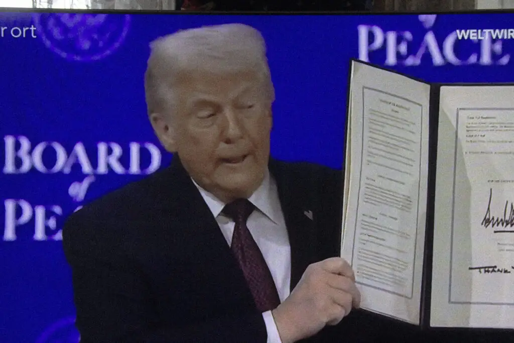 Weltwirtschaft - D. Trump wirbelt die Welt durcheinander und isoliert die USA nachhaltig. (Foto: HJS)