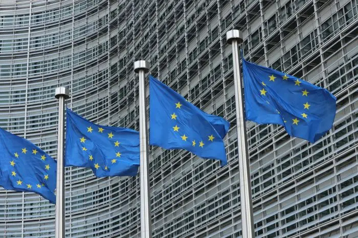 Weltwirtschaft - Die EU übernimmt schleichend die Ordnungsrolle für die Weltordnung der Stärke des Rechts von den USA (Foto: Tim Reckmann / www.pixelio.de)