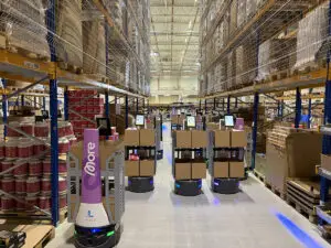 RaaS - Um 60.000 Bestellungen pro Tag bei täglichen Volumenschwankungen zu bewältigen, ist mehr als reine Automatisierung nötig. (Foto: Locus Robotiucs / HJS archive)