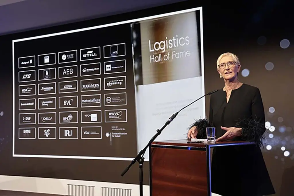 LHOF - Anita Würmser machte aus einer spontanen Idee eine weltweit bedeutende Institution für die Logistik-Geschichte. (Foto: Sebastian Gabsch Fotografie / HJS)