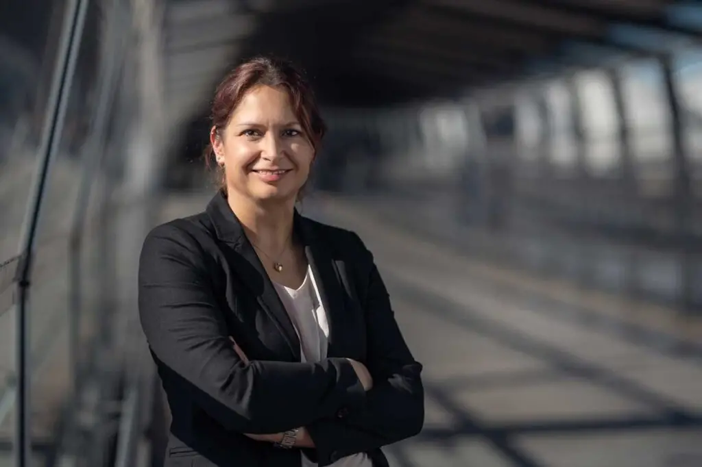 Nadine Riederer ist CEO beim IT-Dienstleister Avision (Foto: Avision / HJS)