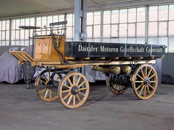 (Photo: Daimler Truck / HJS archive)
